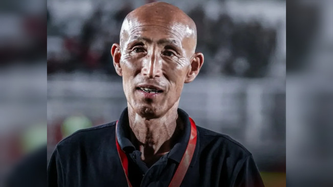 Mantan Pelatih Timnas Putri Indonesia, Satoru Mochizuki alias Coach Mochi. [Instagram]